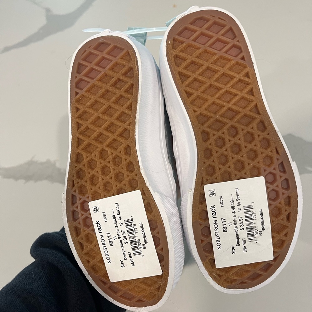 Vans 11T - Picture 2 of 3